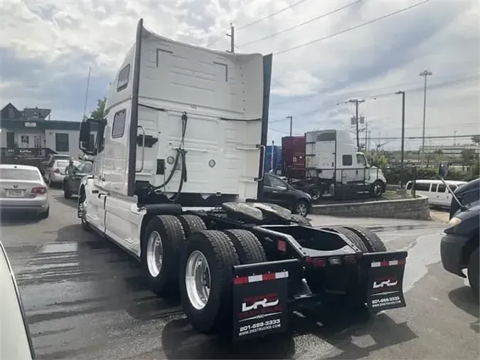 2018 VOLVO VNL64T780