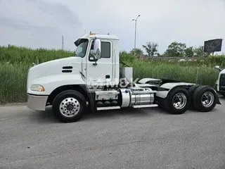 2016 MACK CXU613