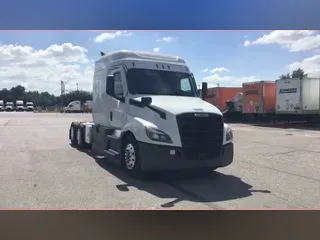 2021 Freightliner Cascadia 126