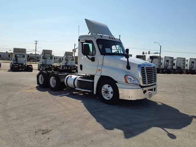 2016 FREIGHTLINER/MERCEDES CASCADIA 125