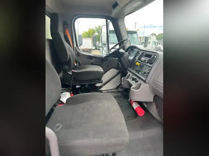 2020 FREIGHTLINER/MERCEDES M2 1063ea174a8e321d7d6c73dbfc7614a25b0