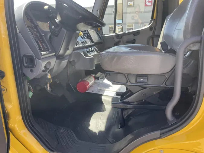 2019 Freightliner Business Class M2 106
