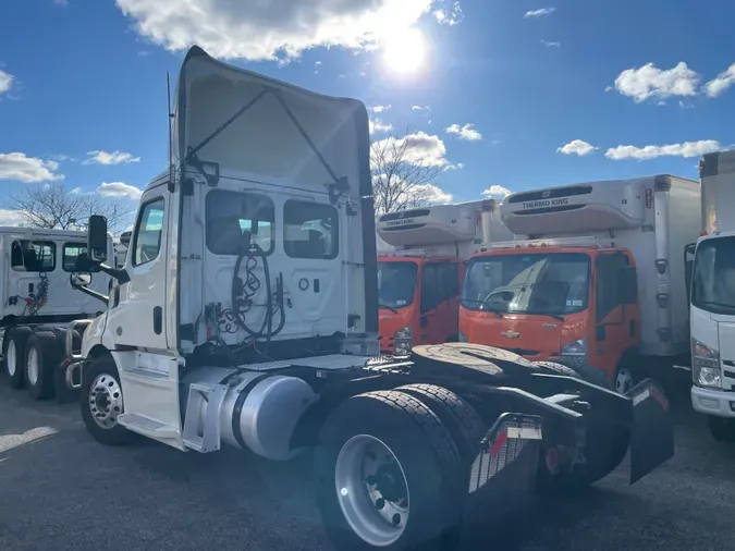 2019 FREIGHTLINER/MERCEDES NEW CASCADIA 116