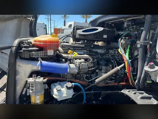 2019 FREIGHTLINER CA126
