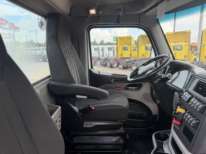 2023 Peterbilt 567