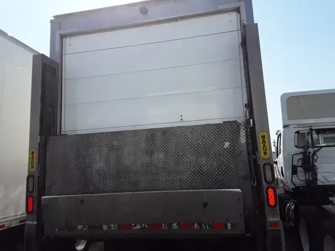 2018 FREIGHTLINER M2 106