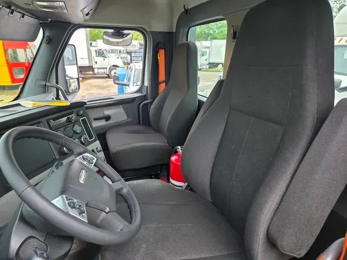 2019 FREIGHTLINER NEW CASCADIA 126