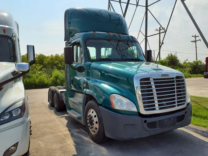 2017 FREIGHTLINER/MERCEDES CASCADIA 125