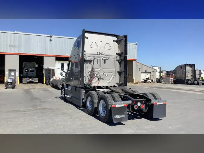 2024 Freightliner Cascadia 126