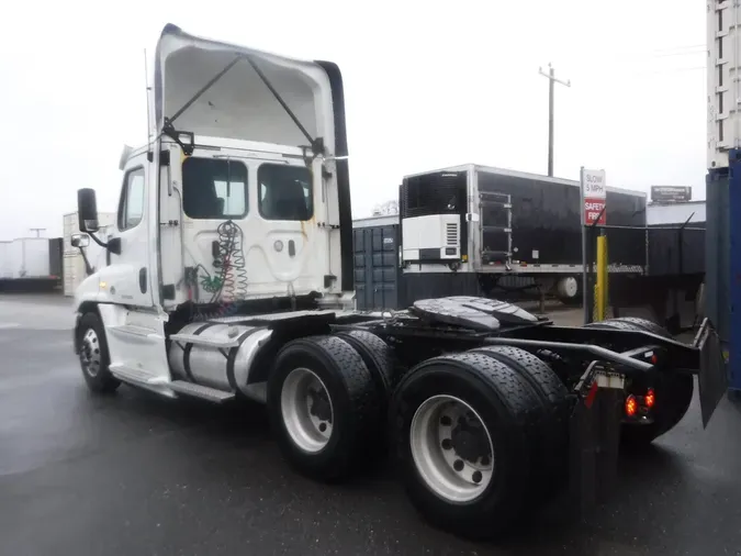 2018 FREIGHTLINER/MERCEDES CASCADIA 125