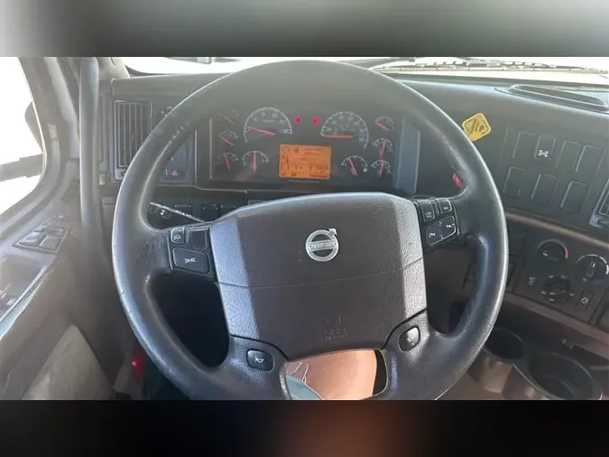 2018 VOLVO VNL670
