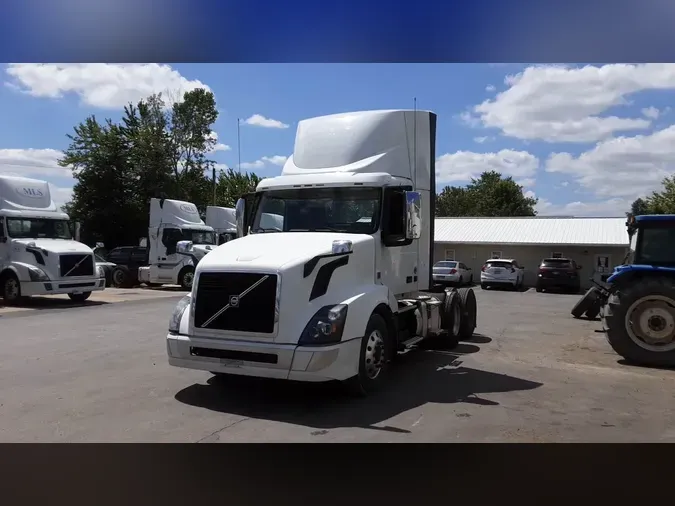 2016 Volvo VNL300