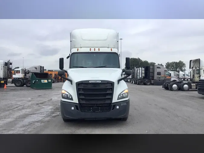 2020 Freightliner Cascadia 126