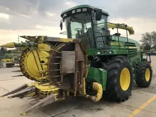 2004 John Deere 7200