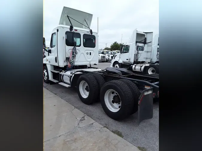 2018 FREIGHTLINER/MERCEDES CASCADIA 125