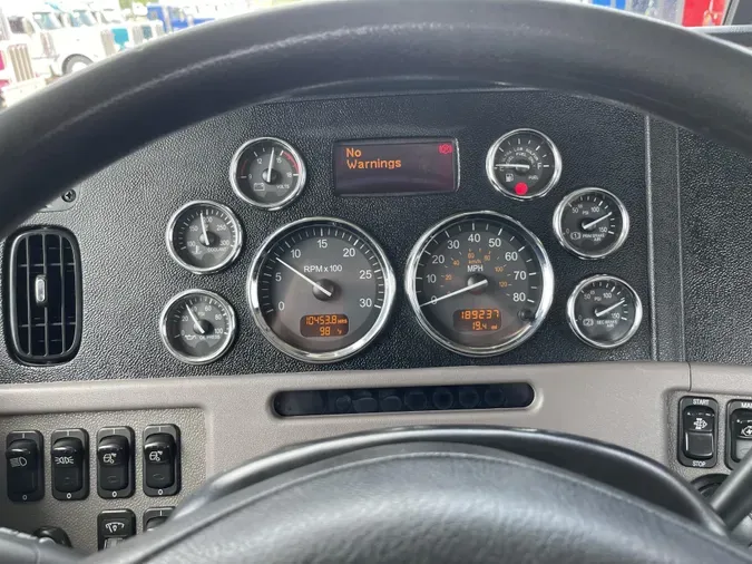 2018 Peterbilt 389