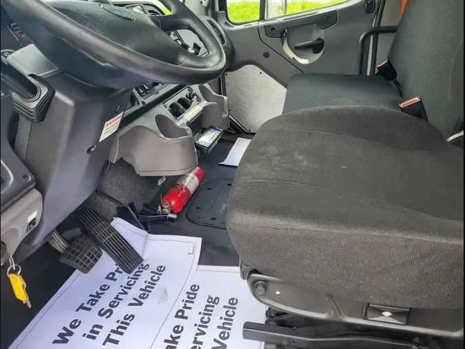 2019 FREIGHTLINER M2 106