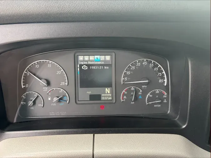 2020 Freightliner Cascadia 126