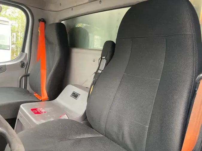 2017 FREIGHTLINER/MERCEDES M2 106