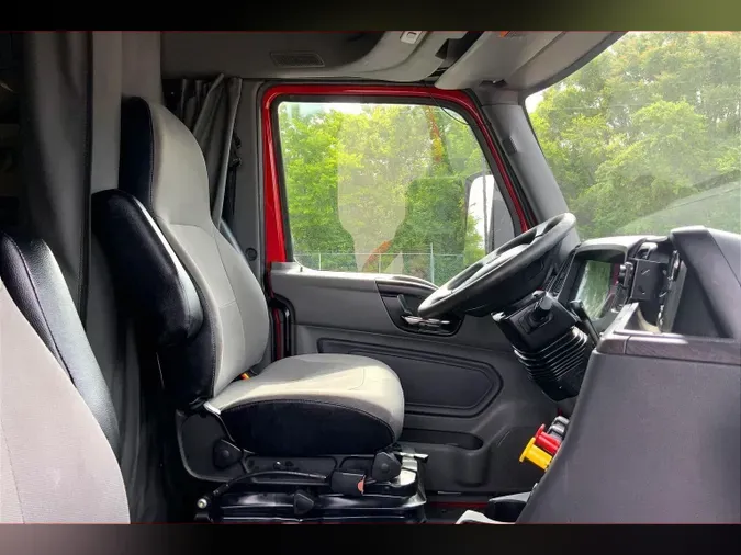 2023 INT LT625 6X4