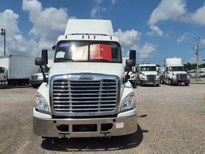 2019 FREIGHTLINER CASCADIA 125