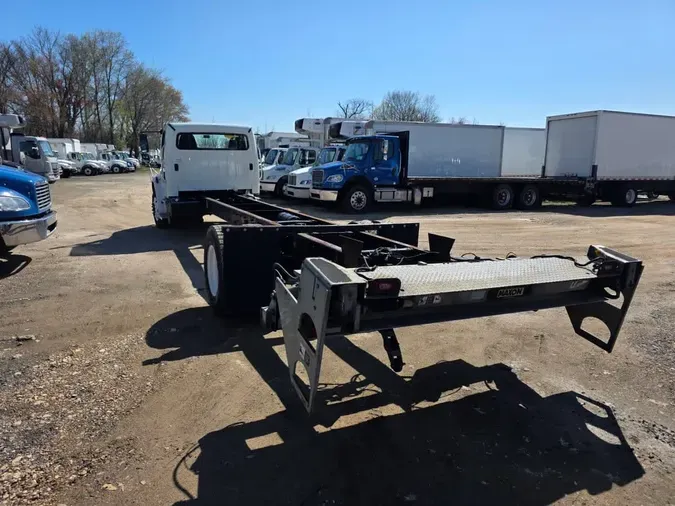 2018 FREIGHTLINER/MERCEDES M2 106