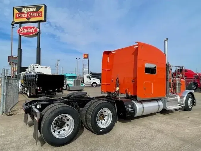 2021 Peterbilt 389
