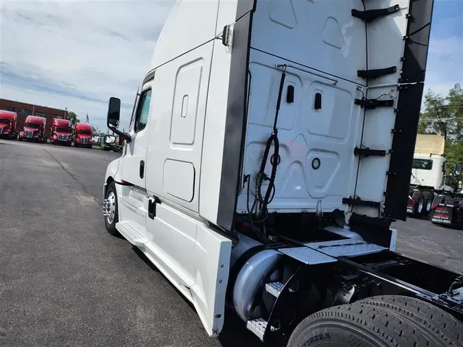 2022 FREIGHTLINER CASCADIA