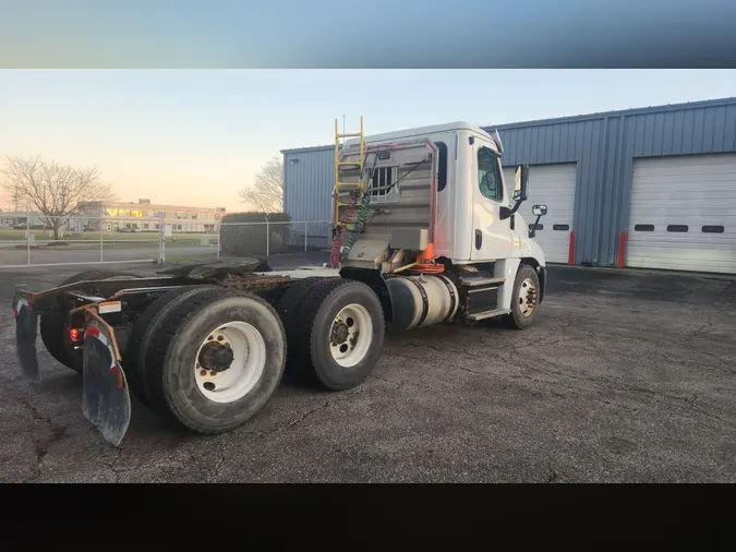 2018 FREIGHTLINER/MERCEDES CASCADIA 125