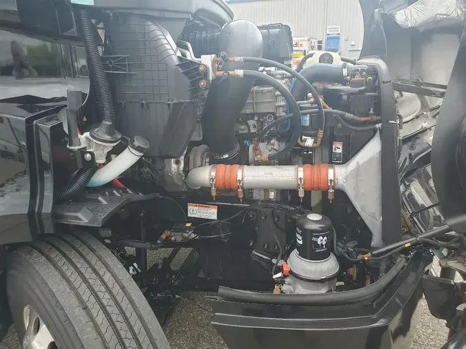 2022 FREIGHTLINER Cascadia 116