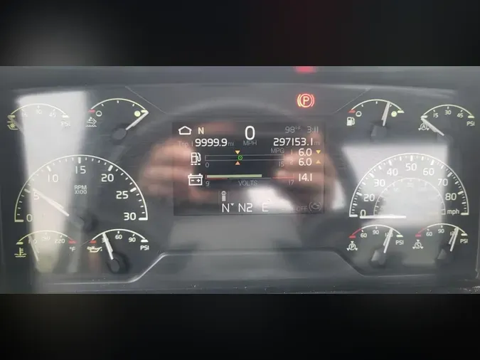 2019 VOLVO VNL64TRACTOR