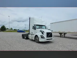 2018 Volvo VNL300