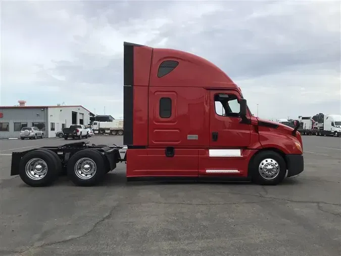 2022 FREIGHTLINER CA126