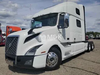 2023 VOLVO VNL64T860