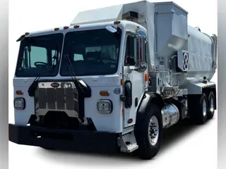 2022 Peterbilt 520