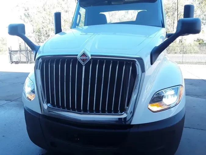 2018 NAVISTAR INTERNATIONAL LT625 DAYCAB T/A3ee316d5994ebeb24af41207471afa79