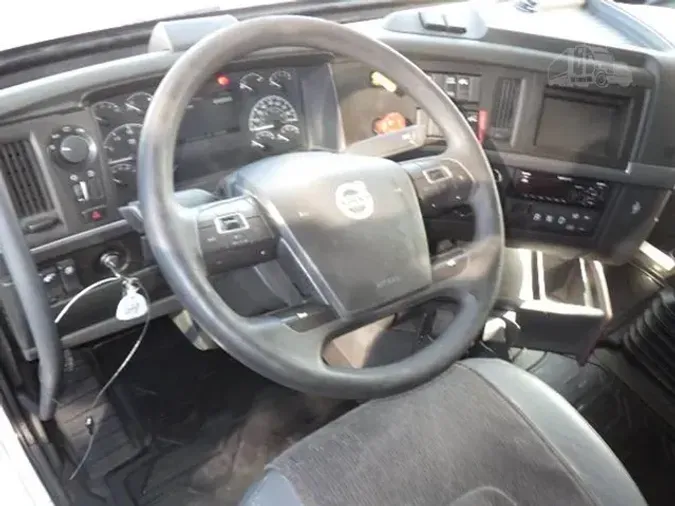 2022 VOLVO VNL64T860