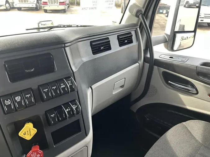 2023 Peterbilt 579