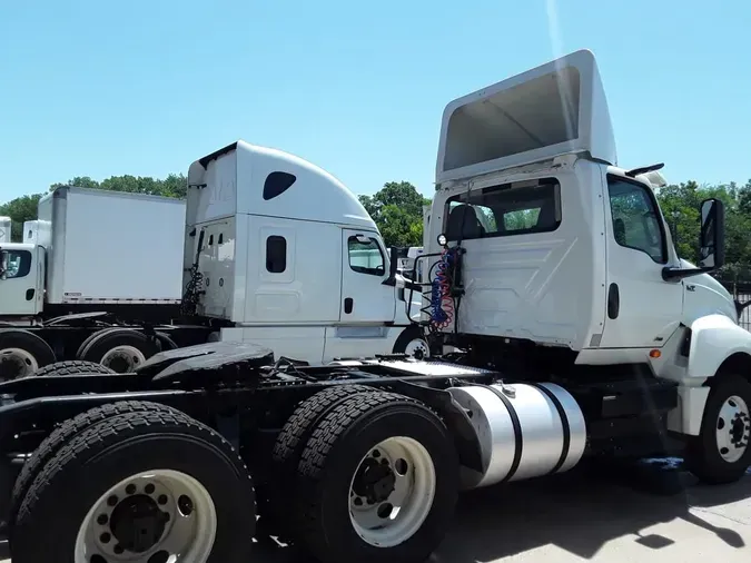 2019 ISUZU NQR