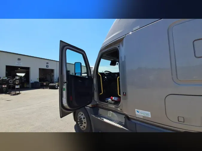 2023 Freightliner Cascadia 1263ee925a36bc0b96abf60eb7ac4397ed9