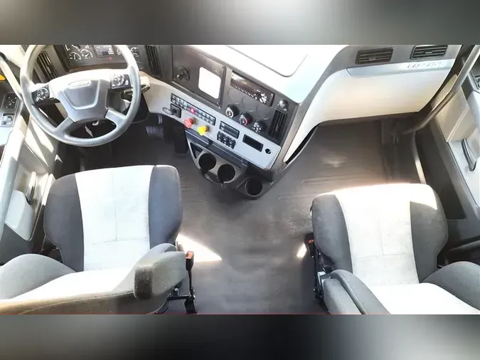 2020 FREIGHTLINER CA126