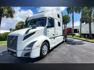 2022 Volvo VNL 860