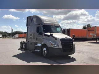 2022 Freightliner Cascadia 126
