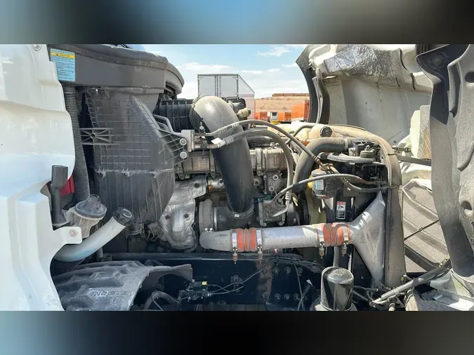 2020 Freightliner Cascadia 126