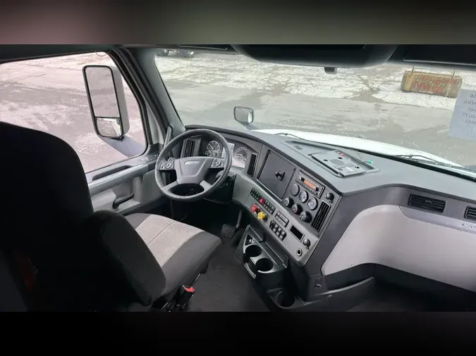 2020 Freightliner Cascadia 126
