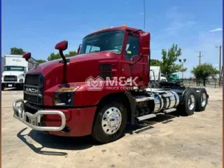 2019 MACK ANTHEM AN64T