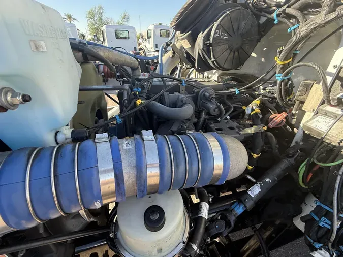 2020 Peterbilt 330