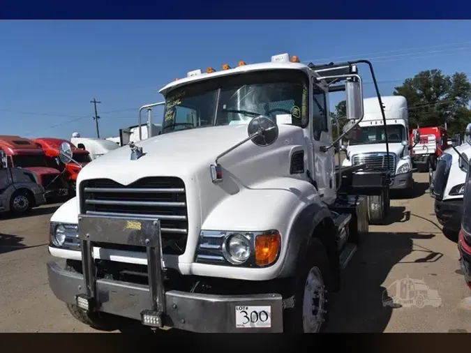 2005 MACK GRANITE CV713