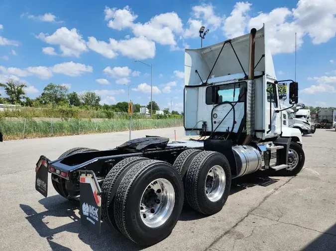 2020 MACK AN64T