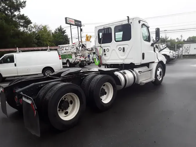 2020 FREIGHTLINER/MERCEDES NEW CASCADIA PX126643efec2c1d0ed31d5192bf646ac91fdf7
